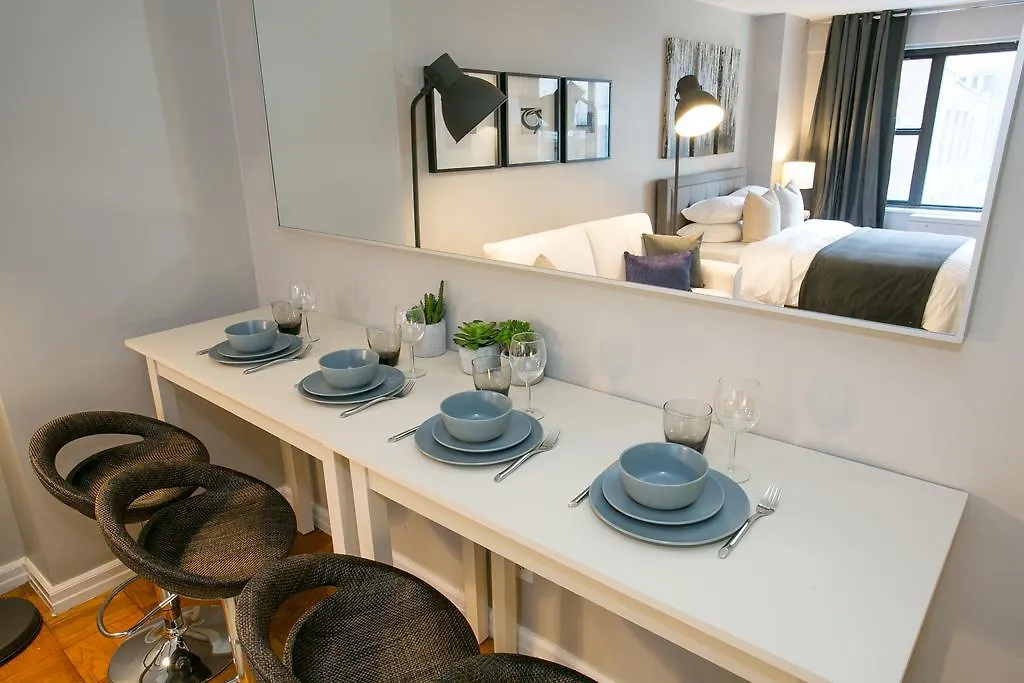 Modern Studio Apartment - Midtown East L